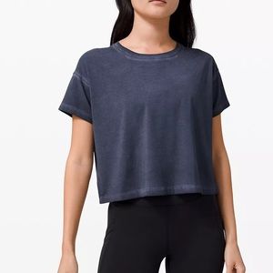Lululemon cates t size 12 in Sublimado Pigment Dye Cadet Blue